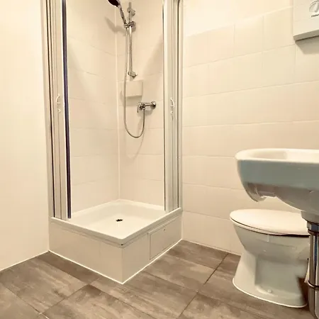 Апартаменты 2 Zentrum - Gute Verkehrsanbindung - Ideal Fuer Urlaub Und Business Mit Eigenem Parkplatz *