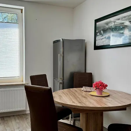 2 Zentrum - Gute Verkehrsanbindung - Ideal Fuer Urlaub Und Business Mit Eigenem Parkplatz Апартаменты